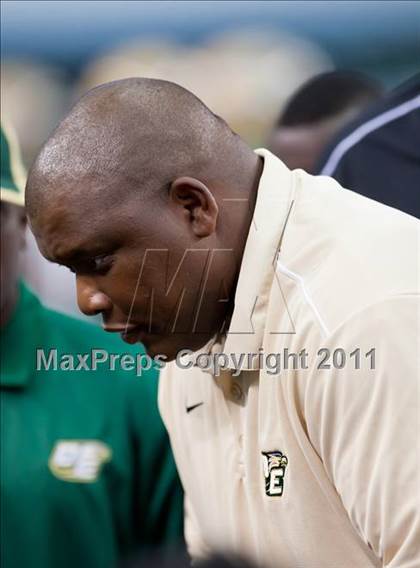 Thumbnail 2 in DeSoto vs. Douglass (Kirk Herbstreit National Kickoff Classic) photogallery.