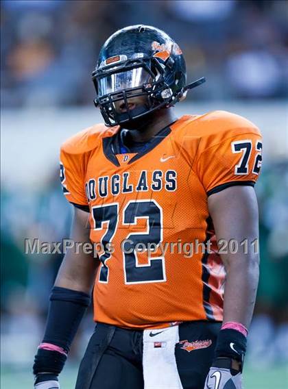 Thumbnail 2 in DeSoto vs. Douglass (Kirk Herbstreit National Kickoff Classic) photogallery.