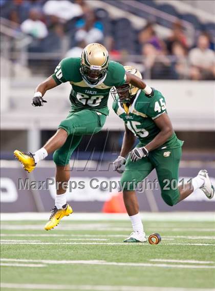 Thumbnail 1 in DeSoto vs. Douglass (Kirk Herbstreit National Kickoff Classic) photogallery.