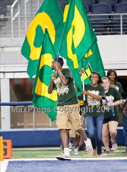 Thumbnail 1 in DeSoto vs. Douglass (Kirk Herbstreit National Kickoff Classic) photogallery.