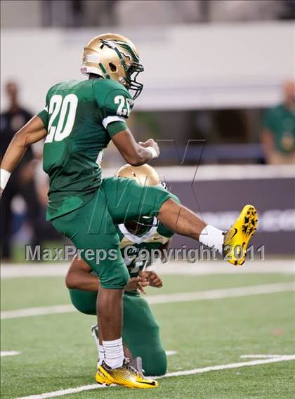 Thumbnail 3 in DeSoto vs. Douglass (Kirk Herbstreit National Kickoff Classic) photogallery.