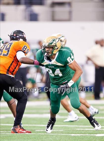 Thumbnail 1 in DeSoto vs. Douglass (Kirk Herbstreit National Kickoff Classic) photogallery.