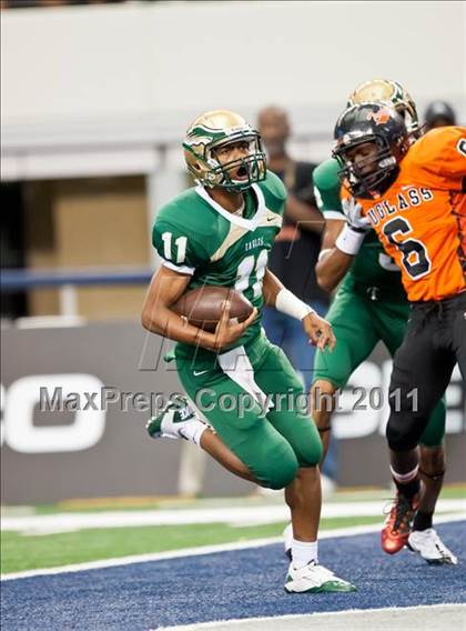Thumbnail 3 in DeSoto vs. Douglass (Kirk Herbstreit National Kickoff Classic) photogallery.