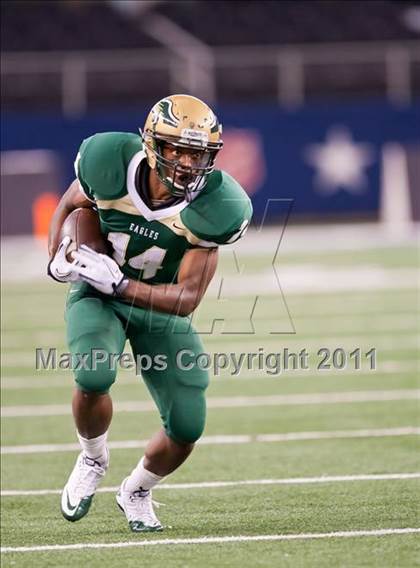 Thumbnail 1 in DeSoto vs. Douglass (Kirk Herbstreit National Kickoff Classic) photogallery.