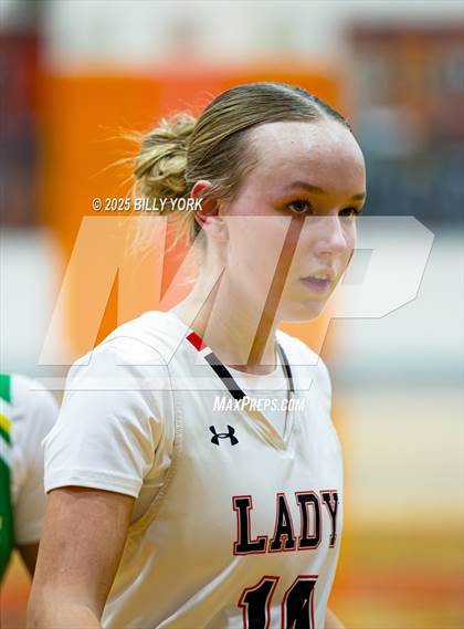 Thumbnail 3 in Grand Saline vs Miller Grove photogallery.