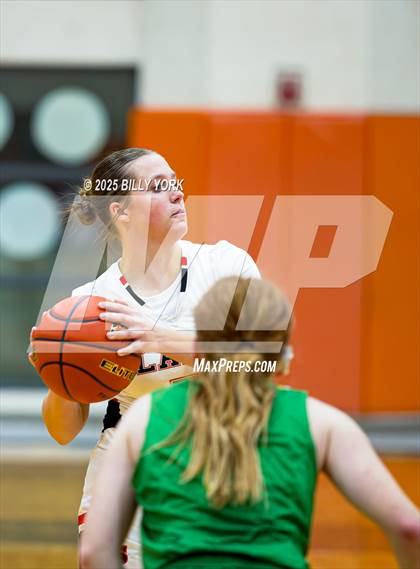 Thumbnail 1 in Grand Saline vs Miller Grove photogallery.