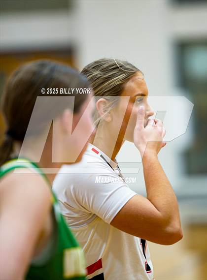 Thumbnail 2 in Grand Saline vs Miller Grove photogallery.