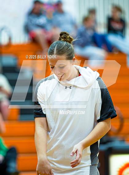 Thumbnail 1 in Grand Saline vs Miller Grove photogallery.