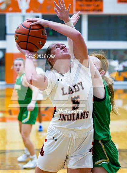 Thumbnail 2 in Grand Saline vs Miller Grove photogallery.