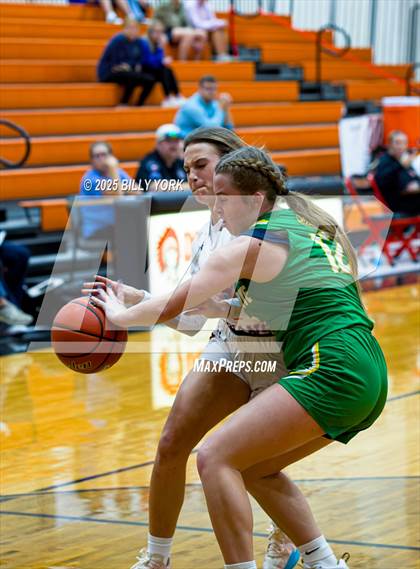 Thumbnail 3 in Grand Saline vs Miller Grove photogallery.