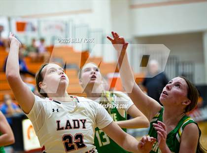 Thumbnail 3 in Grand Saline vs Miller Grove photogallery.