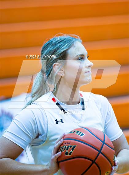 Thumbnail 3 in Grand Saline vs Miller Grove photogallery.