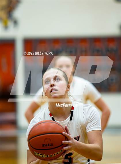 Thumbnail 1 in Grand Saline vs Miller Grove photogallery.