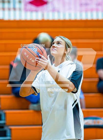 Thumbnail 2 in Grand Saline vs Miller Grove photogallery.