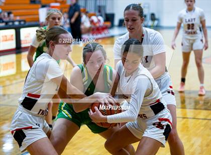 Thumbnail 2 in Grand Saline vs Miller Grove photogallery.