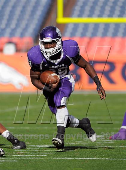 Thumbnail 3 in Monarch vs. Denver South (CHSAA 4A Final) photogallery.