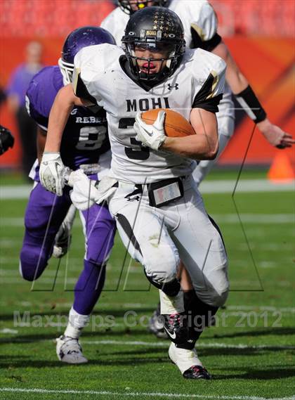 Thumbnail 2 in Monarch vs. Denver South (CHSAA 4A Final) photogallery.