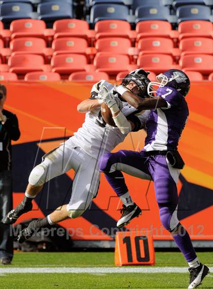 Thumbnail 2 in Monarch vs. Denver South (CHSAA 4A Final) photogallery.