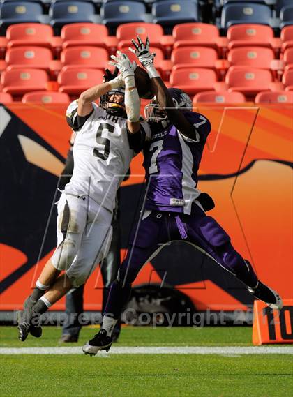 Thumbnail 1 in Monarch vs. Denver South (CHSAA 4A Final) photogallery.