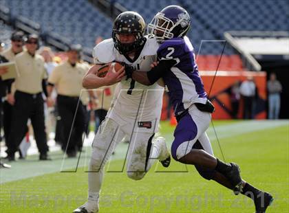 Thumbnail 2 in Monarch vs. Denver South (CHSAA 4A Final) photogallery.