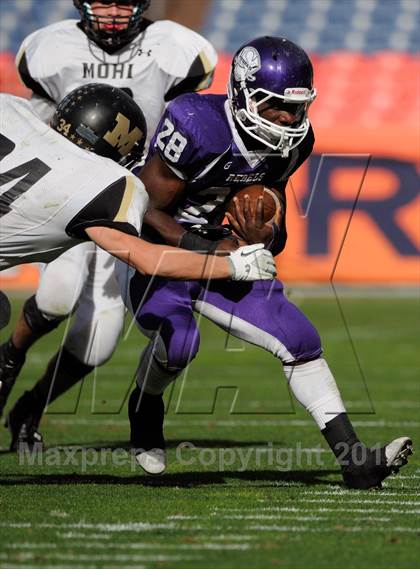 Thumbnail 2 in Monarch vs. Denver South (CHSAA 4A Final) photogallery.