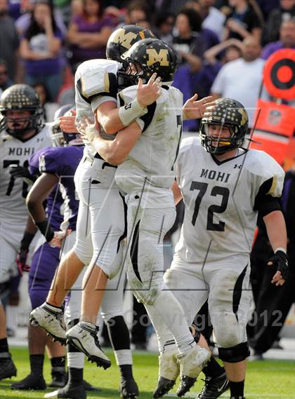 Thumbnail 3 in Monarch vs. Denver South (CHSAA 4A Final) photogallery.