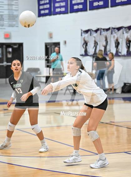 Thumbnail 1 in  Northwest Christian vs. Gilbert Christian photogallery.
