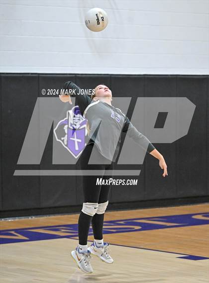 Thumbnail 2 in  Northwest Christian vs. Gilbert Christian photogallery.