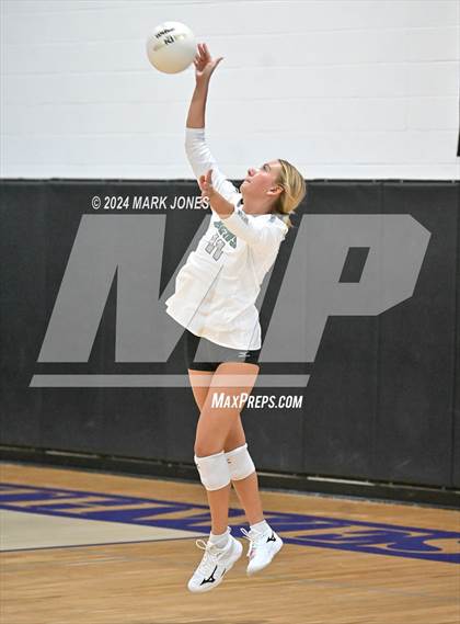 Thumbnail 1 in  Northwest Christian vs. Gilbert Christian photogallery.