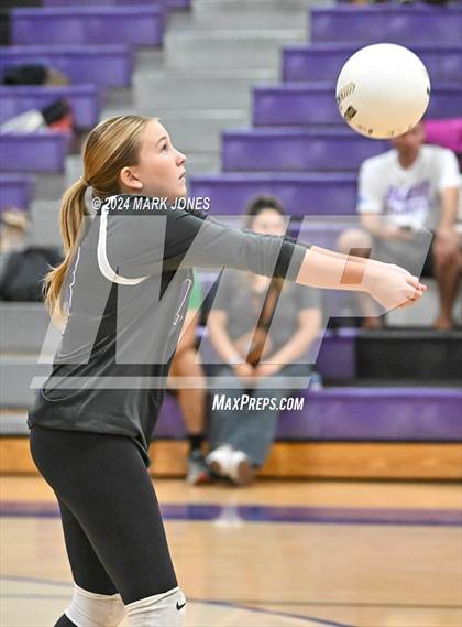 Thumbnail 2 in  Northwest Christian vs. Gilbert Christian photogallery.