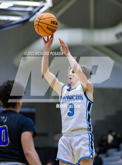 Thumbnail 3 in Newark Memorial @ Clovis North photogallery.