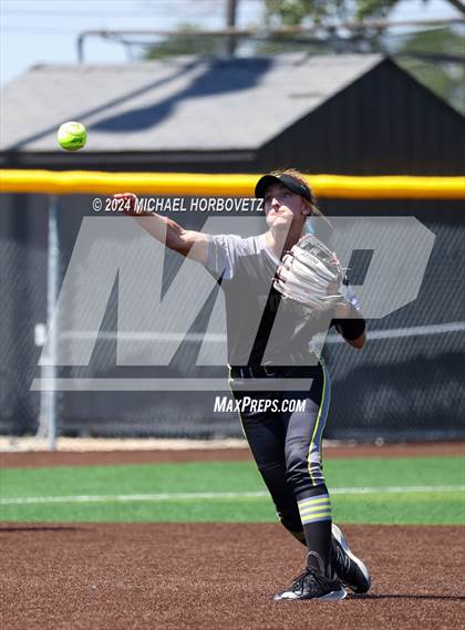 Thumbnail 1 in Forney vs. Walnut Grove (UIL 5A Softball Regional Semi-Final) photogallery.