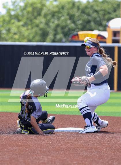Thumbnail 1 in Forney vs. Walnut Grove (UIL 5A Softball Regional Semi-Final) photogallery.