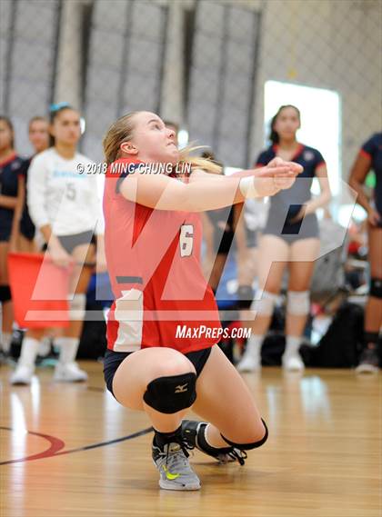 Thumbnail 3 in Corona del Mar vs. Beckman (Queen's Court Tournament) photogallery.