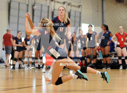 Thumbnail 2 in Corona del Mar vs. Beckman (Queen's Court Tournament) photogallery.