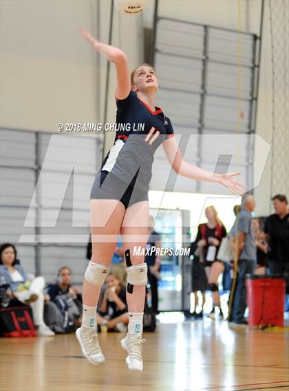 Thumbnail 1 in Corona del Mar vs. Beckman (Queen's Court Tournament) photogallery.