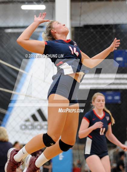 Thumbnail 3 in Corona del Mar vs. Beckman (Queen's Court Tournament) photogallery.