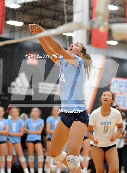 Thumbnail 2 in Corona del Mar vs. Beckman (Queen's Court Tournament) photogallery.