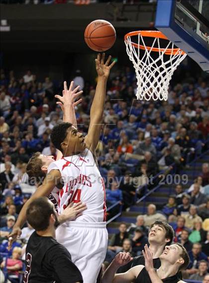 Thumbnail 3 in Holmes vs Elliot Co. (Sweet 16 Semifinal) photogallery.