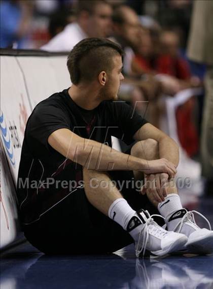 Thumbnail 2 in Holmes vs Elliot Co. (Sweet 16 Semifinal) photogallery.