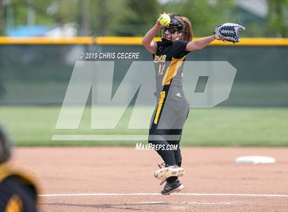 Thumbnail 1 in Sutherland vs. Honeoye Falls-Lima (Section 5 Class A1 Final) photogallery.