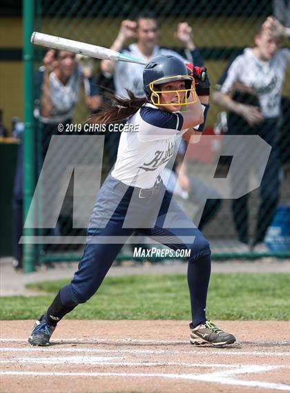 Thumbnail 2 in Sutherland vs. Honeoye Falls-Lima (Section 5 Class A1 Final) photogallery.