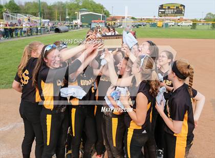 Thumbnail 3 in Sutherland vs. Honeoye Falls-Lima (Section 5 Class A1 Final) photogallery.