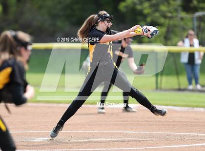 Thumbnail 3 in Sutherland vs. Honeoye Falls-Lima (Section 5 Class A1 Final) photogallery.