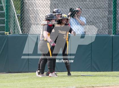 Thumbnail 3 in Sutherland vs. Honeoye Falls-Lima (Section 5 Class A1 Final) photogallery.