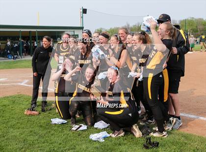 Thumbnail 3 in Sutherland vs. Honeoye Falls-Lima (Section 5 Class A1 Final) photogallery.