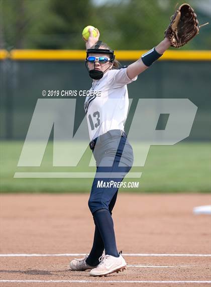 Thumbnail 3 in Sutherland vs. Honeoye Falls-Lima (Section 5 Class A1 Final) photogallery.