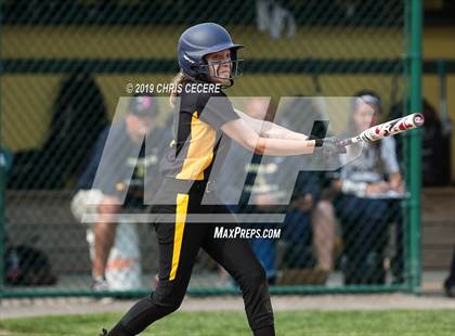 Thumbnail 1 in Sutherland vs. Honeoye Falls-Lima (Section 5 Class A1 Final) photogallery.