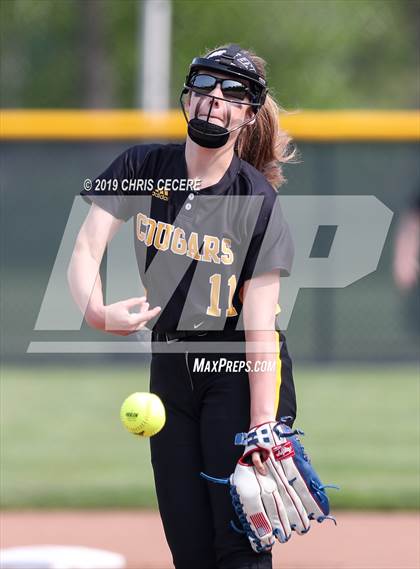 Thumbnail 2 in Sutherland vs. Honeoye Falls-Lima (Section 5 Class A1 Final) photogallery.