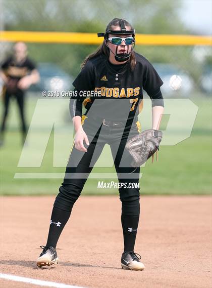 Thumbnail 2 in Sutherland vs. Honeoye Falls-Lima (Section 5 Class A1 Final) photogallery.